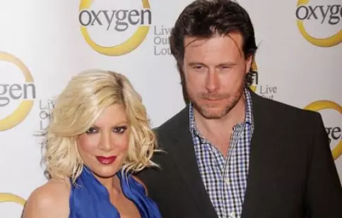 Soţul lui Tori Spelling se tratează pentru dependenţa de sex?
