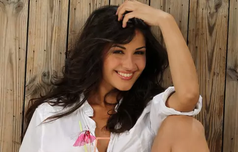 VIDEO: Alina a lansat clipul piesei "Tu eşti vara mea"