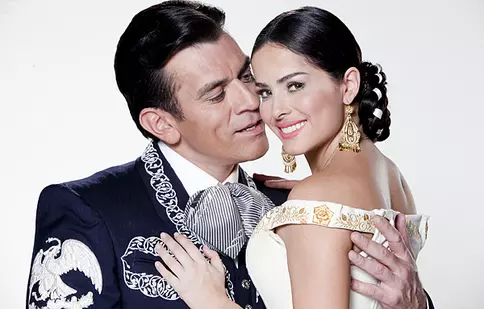 Danna Garcia şi Jorge Salinas au luat ore de canto pentru telenovela “Qué bonito amor”