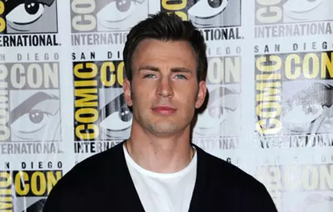 Chris Evans s-a despărţit de iubită