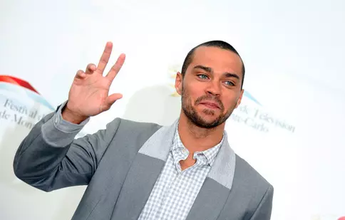 Jesse Williams („Anatomia lui Grey”) va deveni tătic