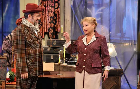 TVR 2 difuzează piesa de teatru "Hedda Gabler"