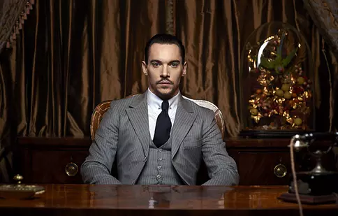 Jonathan Rhys Meyers şi-a luat salariul pentru „Dracula” cu întârziere