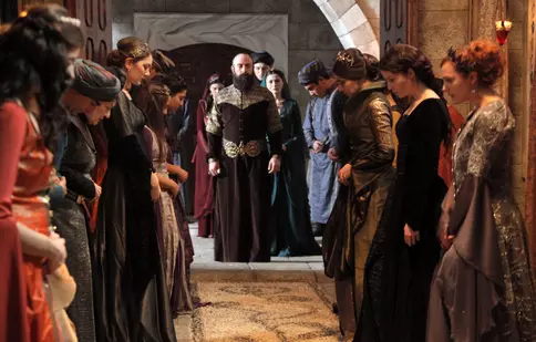 Hatice îi pune gând rău lui Hurrem, azi, în “Suleyman Magnificul”