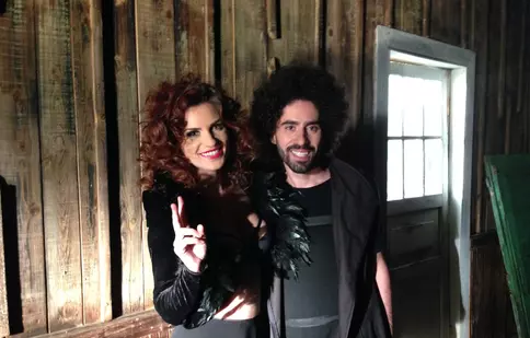 Viky Red și Ellie White au lansat Imnul Îndrăgostiților