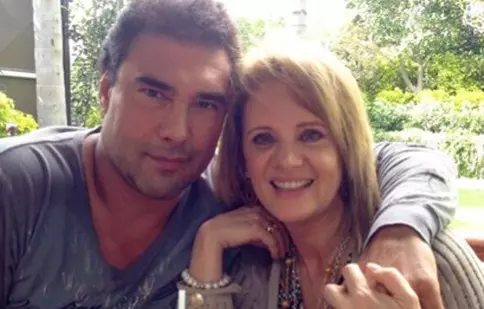 Erika Buenfil şi Eduardo Yáñez se iubesc şi vor să arate asta lumii întregi 