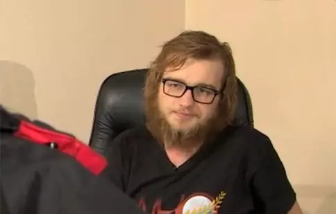 Angus T. Jones: „Eram ipocrit pe bani (la «Doi bărbaţi şi jumătate»)” 