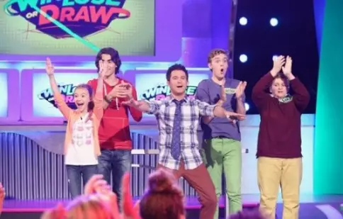 Serialul “Câştigă, pierde sau desenează” are premiera mâine la Disney Channel