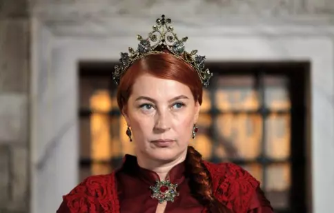 Hurrem pune la cale îndepărtarea Sultanei Fatma din Palat