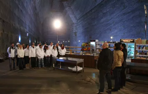 Concurenţii "MasterChef" gătesc la 200 metri sub pământ