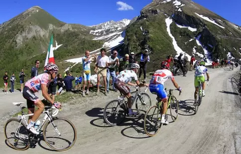 Astăzi începe Turul ciclist al Italiei. "Il Giro" este transmis de Eurosport