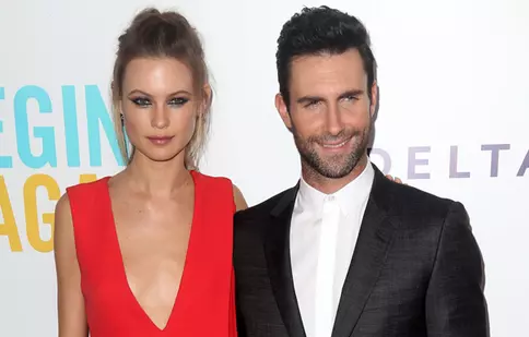 Adam Levine şi Behati Prinsloo s-au căsătorit în Mexic 