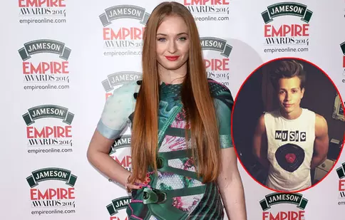 Sophie Turner („Urzeala tronurilor”) se iubeşte cu un chitarist