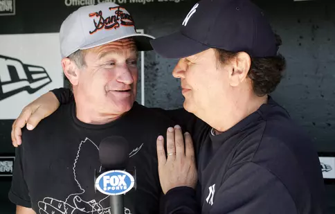 Billy Crystal îi va aduce un omagiu lui Robin Williams la Primetime Emmy Awards