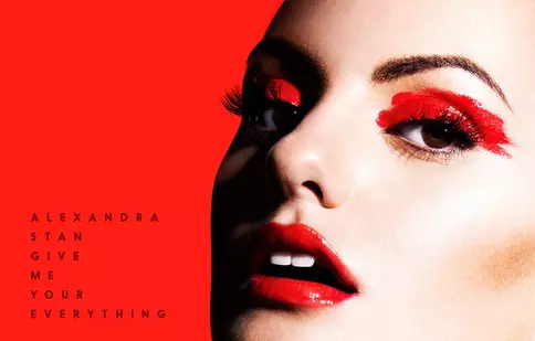 Alexandra Stan a lansat videoclipul "Give Me Your Everything"