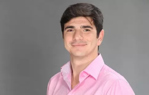Cârcotaşul Alex Bogdan s-a aflat pe scenă în „Reveria”, spectacolele Loredanei