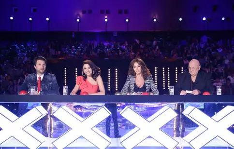 Mihaela Rădulescu și Bebe Cotimanis, la prima apariție în juriul „Românii au talent”