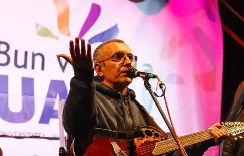 Dan Teodorescu a lansat parodia electorală "Răul mic vs Răul mare"