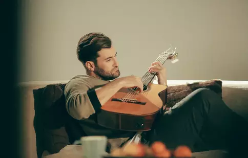 Ce romantic e Smiley în videoclipul „I wish”: „Fiecare om are iubirile lui secrete”