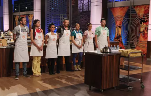 Concurenții de la „MasterChef” gătesc diseară pentru echipa „Las Fierbinți”