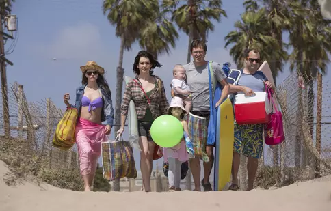 „Sub același acoperiș”, un nou serial original HBO, are premiera astăzi