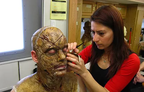 EXCLUSIV | Edwina Vodă transformă actorii în vârcolaci, vampiri, fantome