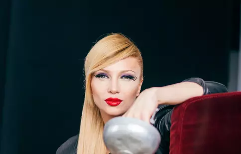 Lora şi Peter Pop au lansat piesa “Singuri în doi”