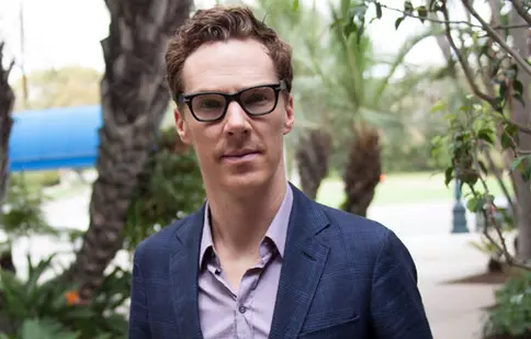 Benedict Cumberbatch va fi medaliat de Regina Elisabeta a II-a