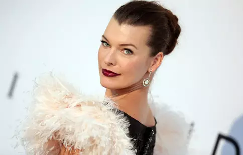 Milla Jovovich este din nou mamă: a născut tot o fetiţă
