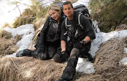 VIDEO: Kate Hudson l-a însoțit pe Bear Grylls în sălbăticie