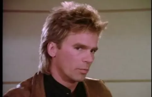 MacGyver întinerește pe micile ecrane