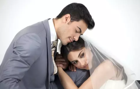Ana Brenda Contreras, în tandreţuri cu artistul Carlos Rivera