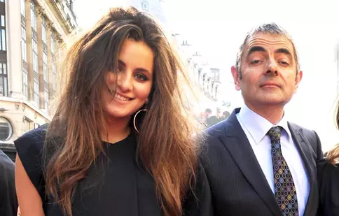 Fiica lui Rowan Atkinson se lansează în muzică