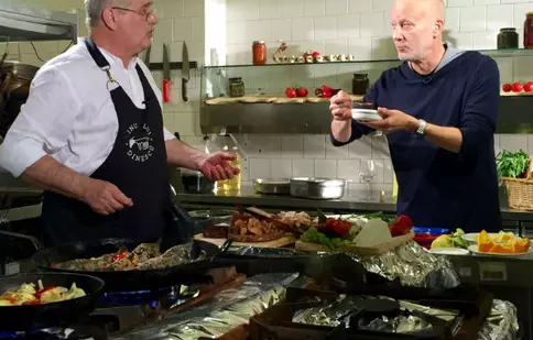 „Deliciile Mării Negre” pentru Andrei Gheorghe, la „Politică şi delicateţuri”