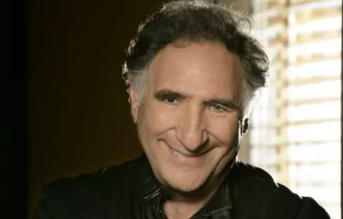 Judd Hirsch are un rol cameo în „Teoria Big Bang”