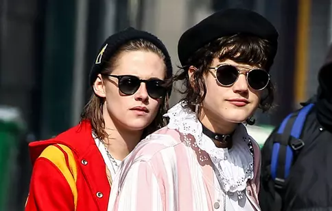 Kristen Stewart se iubeşte cu o cântăreaţă franceză