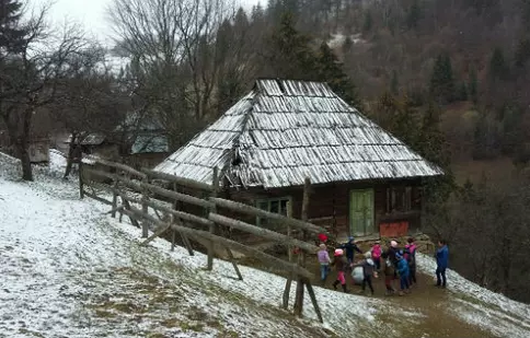 „Să facem lumină!” – o ediție specială de Paște „Asta-i România”