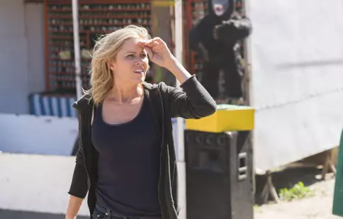 Kim Dickens („Fear the Walking Dead”) joacă și în noul film al lui Burton