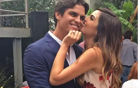 Ximena Navarrete s-a logodit cu Juan Carlos Valladares