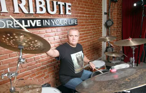 Emil Grădinescu despre pasiunea sa pentru muzică: poveşti cu Dream Theater, Phoenix şi Phil Collins