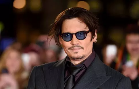 E confirmat: Johnny Depp va fi vrăjitorul Gellert Grindelwald în „Fantastic Beasts and Where to Find Them”!