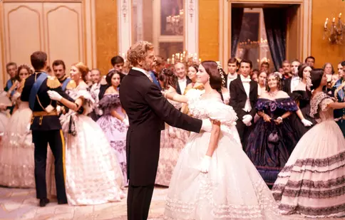 Filmul clasic al lui Luchino Visconti, „Ghepardul”, cu Alain Delon şi Claudia Cardinale, va deveni serial