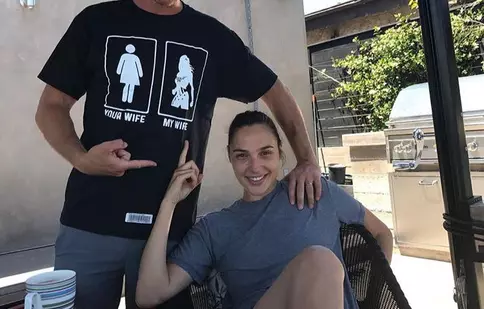Un singur om de pe lume se poate lăuda că o are ca soție pe Wonder Woman. Iar soțul lui Gal Gadot nu a ezitat să o facă!