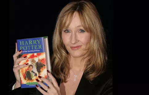 J.K. Rowling a făcut anunțul oficial: încă două cărți din seria „Harry Potter” vor fi lansate anul acesta