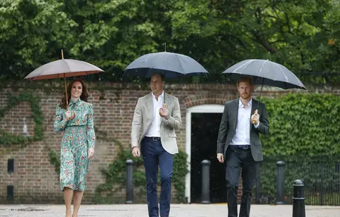 FOTO: Prinţii William şi Harry i-au adus un omagiu mamei lor, prinţesa Diana, la 20 de ani de la moartea acesteia