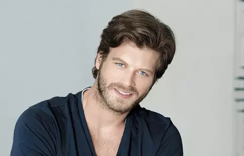 FOTO. Ştim ce a făcut vara aceasta Kıvanç Tatlıtuğ
