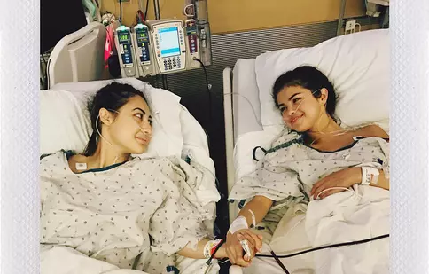 Selena Gomez a trecut printr-un transplant de rinichi