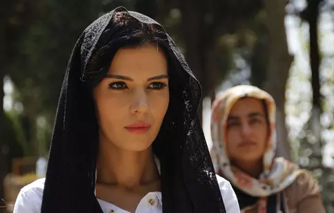 Ce mai face actriţa Hatice Şendil