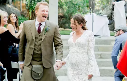 Surpriză! Un actor din „Anatomia lui Grey”, recent divorțat, s-a însurat și așteaptă un copil!