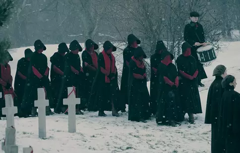 Știm când vine la HBO România sezonul al doilea din „Povestea slujitoarei”!